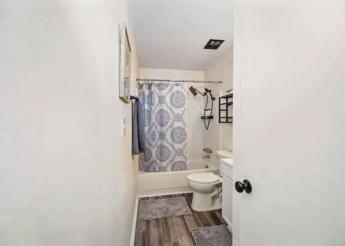 The Nook Fire Pit Bbq Dog Friendly Apartment Pensacola